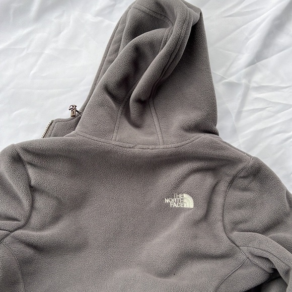 The North Face women’s gray fleece zip up jacket, size Large. Great condition! - Picture 6 of 6